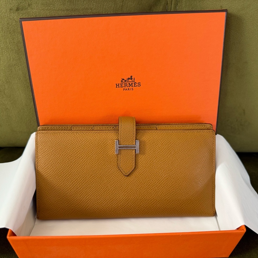 Hermes Epsom Calfskin Bearn Wallet with Gusset in Sesame